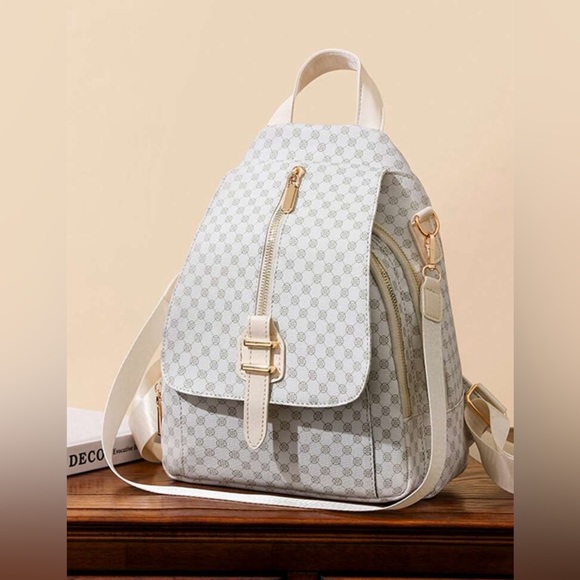 New Women Backpack - Picture 7 of 7